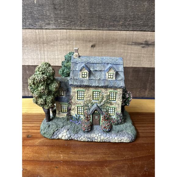 Stonebrooke Inn -Thomas Kinkade Lamplight Village Collection -flaw - Picture 1 of 6